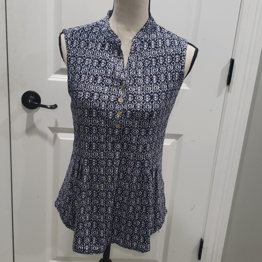 Pintuck blue button top